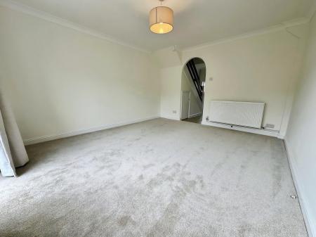2 bedroom Terraced House to let in Avon Drive, Alderbury, SP5