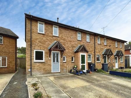 2 bedroom Terraced House to let in Avon Drive, Alderbury, SP5