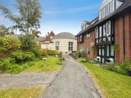 2 bedroom Flat for sale in St Ann Place, Salisbury, SP1