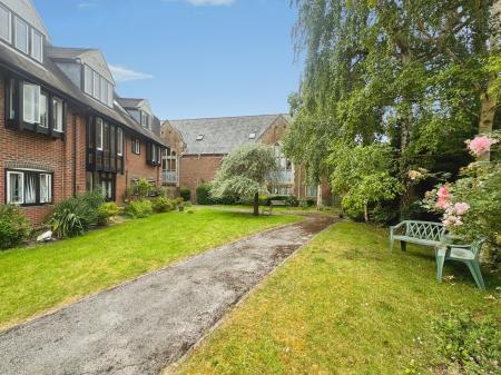 2 bedroom Flat for sale in St Ann Place, Salisbury, SP1