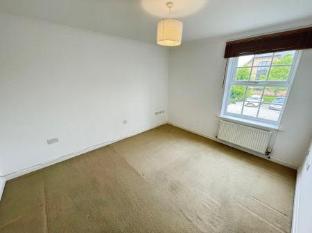 3 bedroom Terraced House to let in Shears Drive, Amesbury, SP4