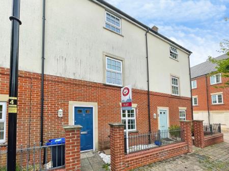 3 bedroom Terraced House to let in Shears Drive, Amesbury, SP4