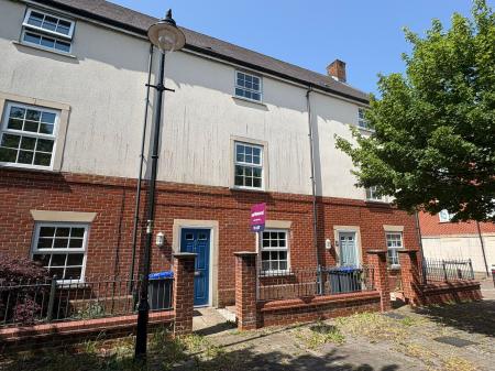 3 bedroom Terraced House to let in Shears Drive, Amesbury, SP4