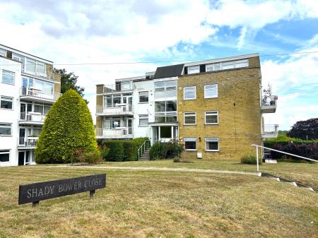 2 bedroom Flat for sale in Shady Bower Close, Salisbury, SP1