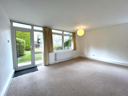2 bedroom Flat for sale in Shady Bower Close, Salisbury, SP1