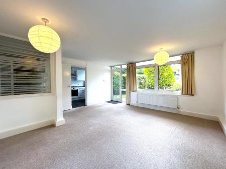 2 bedroom Flat for sale in Shady Bower Close, Salisbury, SP1