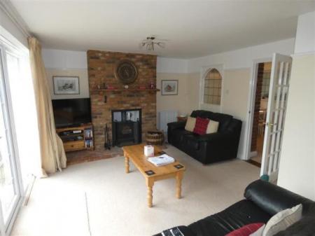 3 bedroom Semi-detached house to let in Newton Toney, Amesbury, SP4