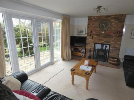 3 bedroom Semi-detached house to let in Newton Toney, Amesbury, SP4