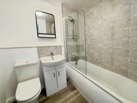 3 bedroom End of terrace house to let in Augusta Way East, Andover, SP11
