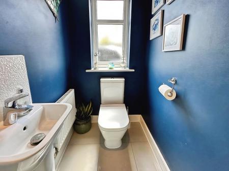 3 bedroom Detached house to let in Lancelot Way, Kings Gate, Amesbury, SP4