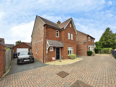 3 bedroom Detached house to let in Lancelot Way, Kings Gate, Amesbury, SP4