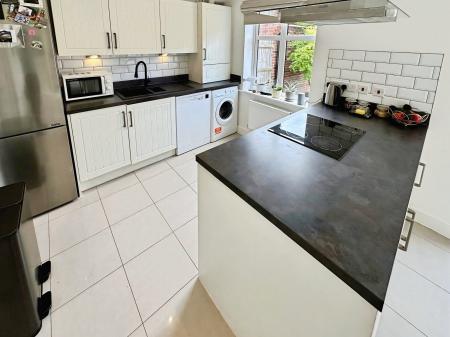 3 bedroom Detached house to let in Lancelot Way, Kings Gate, Amesbury, SP4