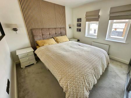 3 bedroom Detached house to let in Lancelot Way, Kings Gate, Amesbury, SP4