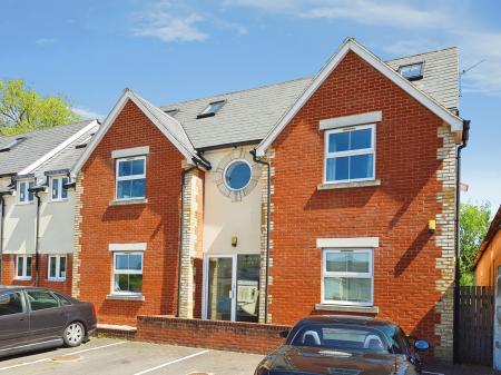 1 bedroom Flat to let in Avon Reach, Middleton Road, Salisbury, SP2