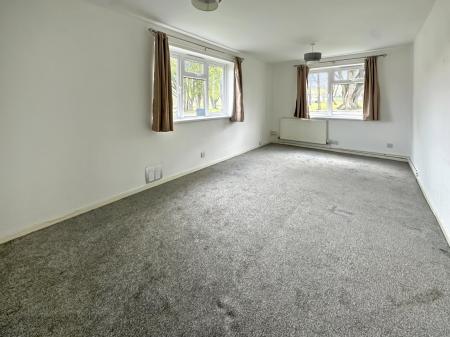 2 bedroom Flat to let in Avon Road, Bulford, SP4