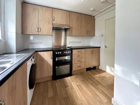 2 bedroom Flat to let in Avon Road, Bulford, SP4