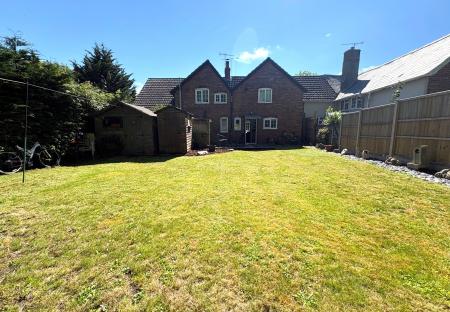3 bedroom Cottage to let in Crown Cottages, Whaddon, SP5
