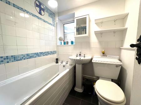 3 bedroom Cottage to let in Crown Cottages, Whaddon, SP5