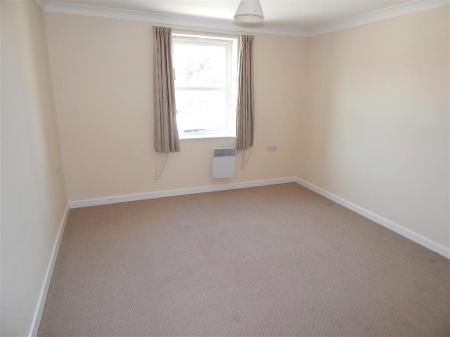 2 bedroom Flat to let in Stonehenge Walk, Amesbury, SP4