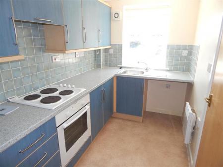 2 bedroom Flat to let in Stonehenge Walk, Amesbury, SP4