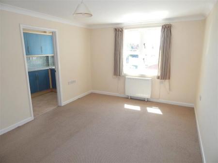 2 bedroom Flat to let in Stonehenge Walk, Amesbury, SP4