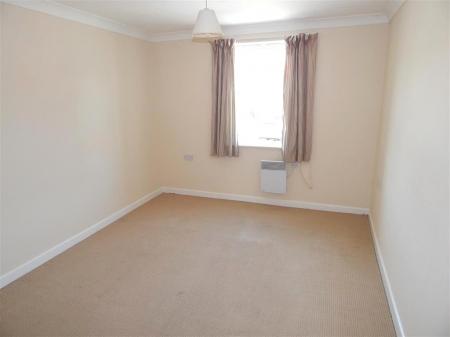 2 bedroom Flat to let in Stonehenge Walk, Amesbury, SP4