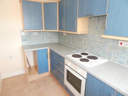 2 bedroom Flat to let in Stonehenge Walk, Amesbury, SP4
