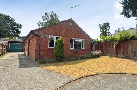 3 bedroom Bungalow for sale in Eyres Drive, Alderbury, SP5