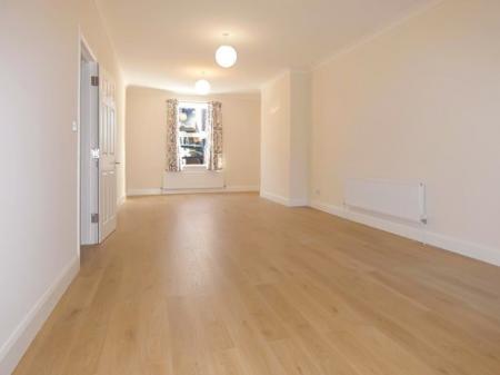 4 bedroom Terraced House to let in Devizes Road, Salisbury, SP2