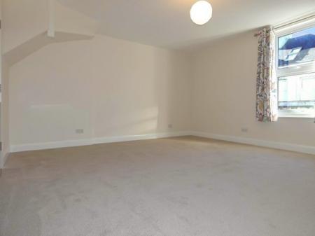 4 bedroom Terraced House to let in Devizes Road, Salisbury, SP2