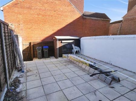 4 bedroom Terraced House to let in Devizes Road, Salisbury, SP2