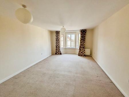 2 bedroom Flat to let in **VIEWINGS PAUSED** Bridgewater Close, Salisbury, SP2
