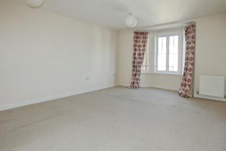 2 bedroom Flat to let in Bridgewater Close, Salisbury, SP2