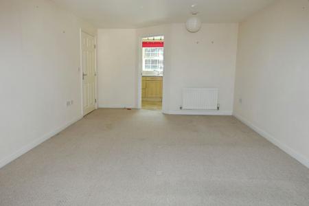 2 bedroom Flat to let in Bridgewater Close, Salisbury, SP2