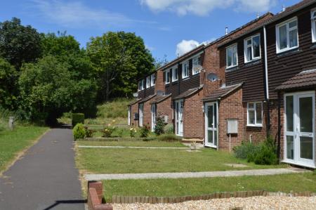 3 bedroom End of terrace house for sale in Trajan Walk, Andover, SP10