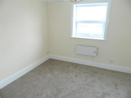 2 bedroom Flat to let in The Borough, Downton, SP5