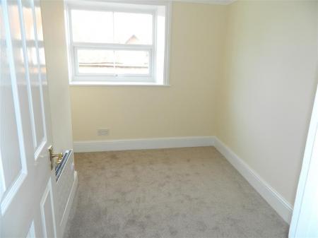2 bedroom Flat to let in The Borough, Downton, SP5