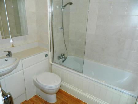 2 bedroom Flat to let in The Borough, Downton, SP5