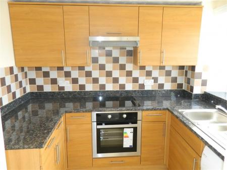 2 bedroom Flat to let in The Borough, Downton, SP5