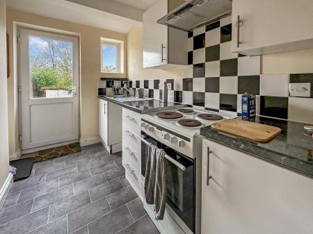 2 bedroom Terraced House to let in Churchfields Road, Salisbury, SP2