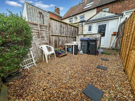 2 bedroom Terraced House to let in Churchfields Road, Salisbury, SP2