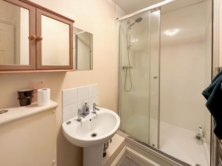 2 bedroom Terraced House to let in Churchfields Road, Salisbury, SP2