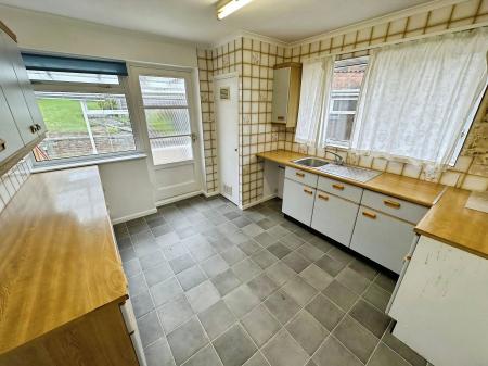 3 bedroom Bungalow to let in Balmoral Road, Salisbury, SP1