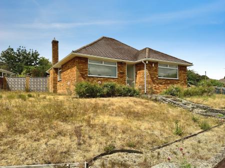 3 bedroom Bungalow to let in Balmoral Road, Salisbury, SP1