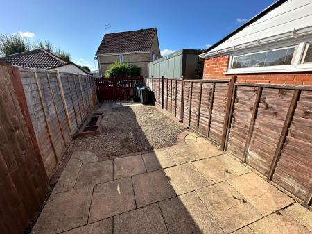 2 bedroom Terraced House to let in Javelin Close, Amesbury, SP4