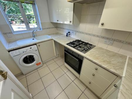 2 bedroom Terraced House to let in Javelin Close, Amesbury, SP4
