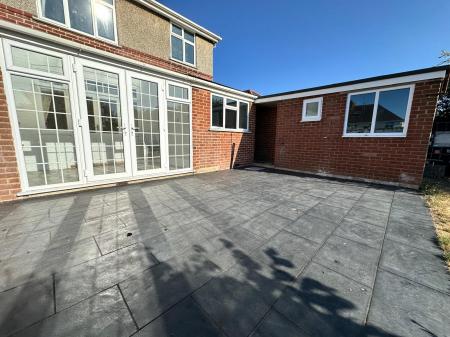 3 bedroom Semi-detached house to let in Harper Road, Salisbury, SP2