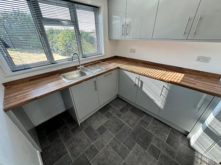 3 bedroom Semi-detached house to let in Harper Road, Salisbury, SP2