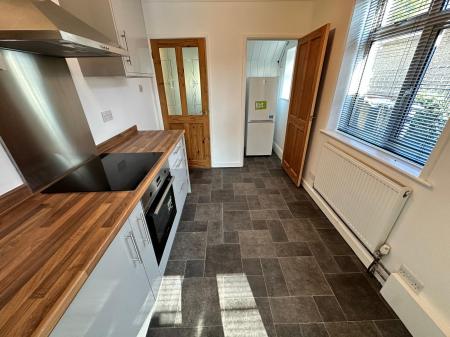 3 bedroom Semi-detached house to let in Harper Road, Salisbury, SP2