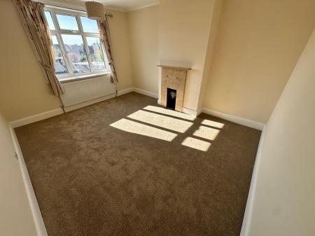 3 bedroom Semi-detached house to let in Harper Road, Salisbury, SP2